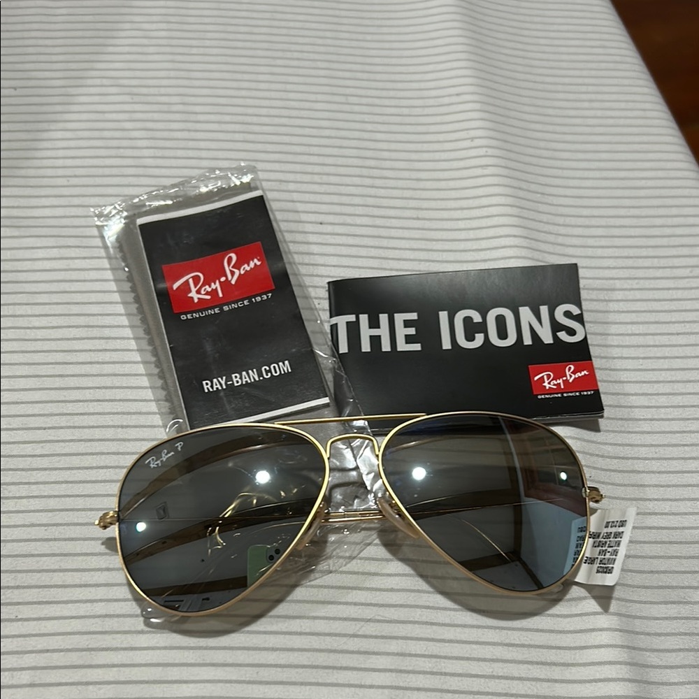 Ray-Ban Gold Aviator Sunglasses